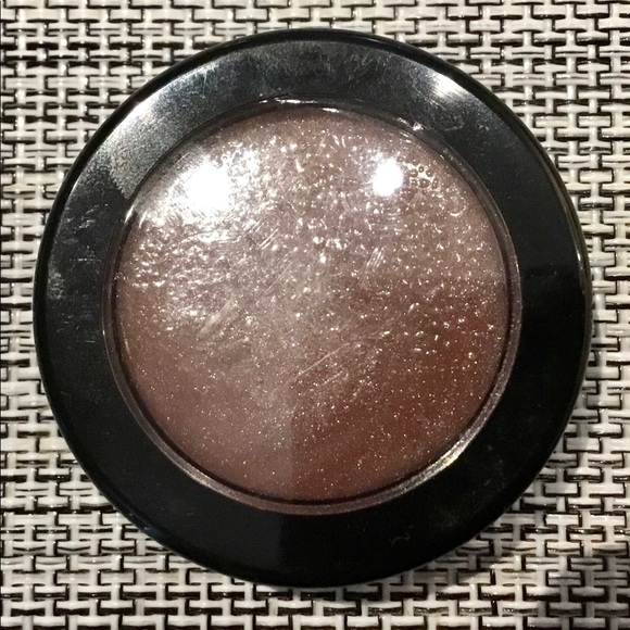 MISS MODERNISM LIP POUTS - Picture 2 of 3